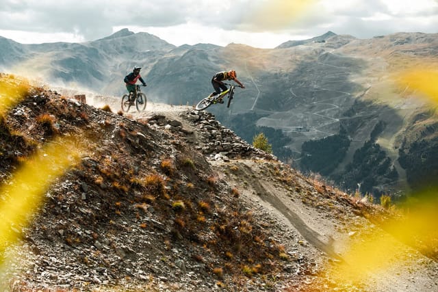 Mountain biking at Mottolino Bikepark, Livigno — Dirty Bikes Photo