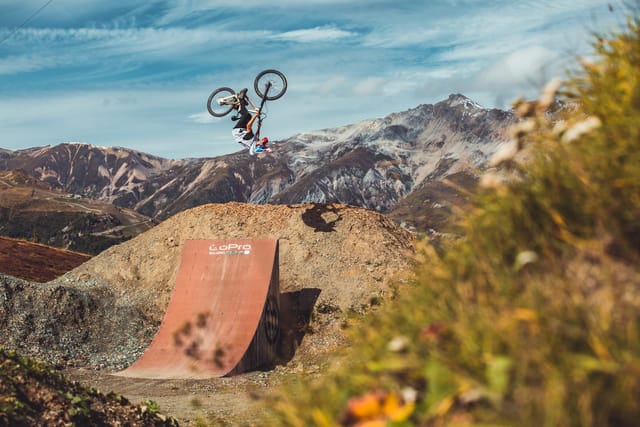 Mountain biking at Mottolino Bikepark, Livigno — Dirty Bikes Photo