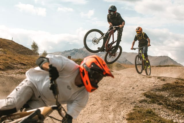 MTB action at Mottolino Bikepark, Livigno — Dirty Bikes Photo