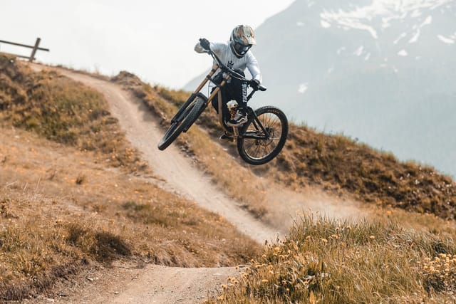 Mountain biking at Mottolino Bikepark, Livigno — Dirty Bikes Photo