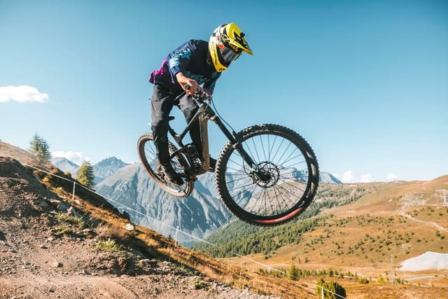 Mountain biking at Mottolino Bikepark, Livigno — Dirty Bikes Photo