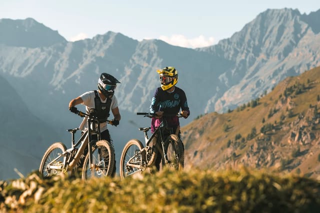 Riding the trails at Mottolino Bikepark, Livigno — Dirty Bikes Photo