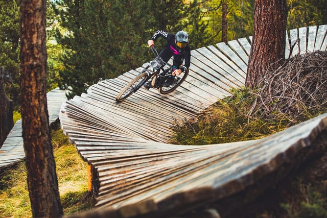 Mountain biking at Mottolino Bikepark, Livigno — Dirty Bikes Photo