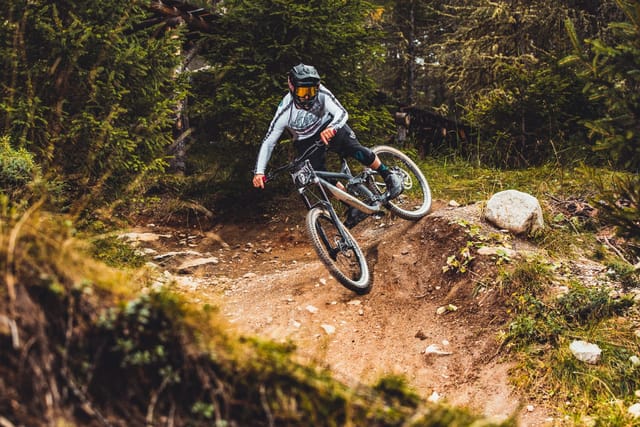 MTB action at Mottolino Bikepark, Livigno — Dirty Bikes Photo